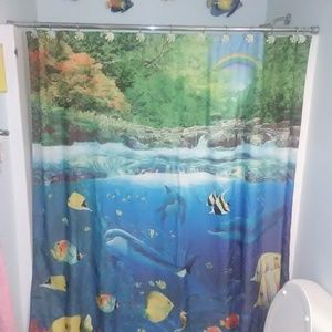 Aquatic bathroom decor